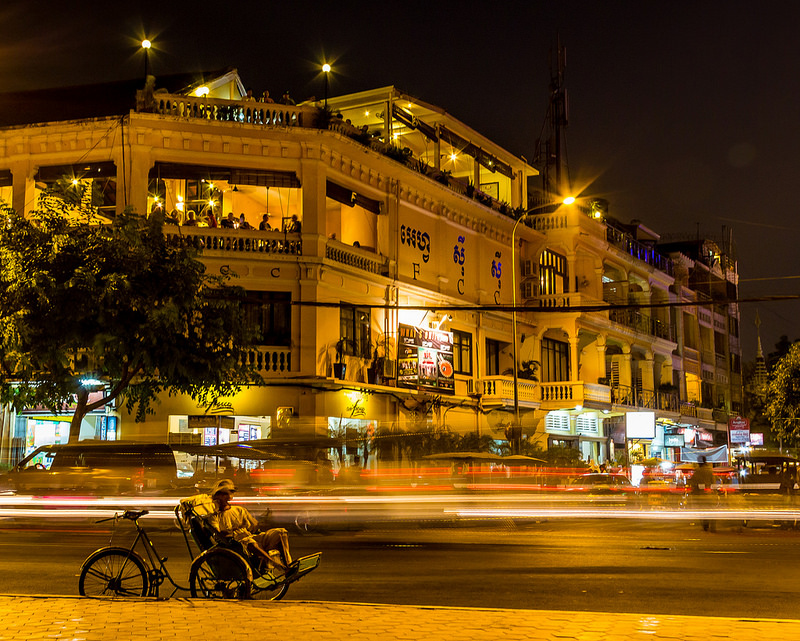 Phnom Penh, Foreign Correspondents Club at Night