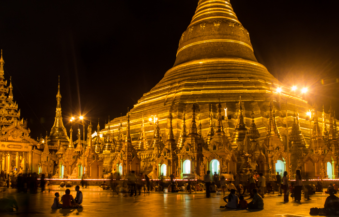 Yangon, Shwedagon Pagoda at Night