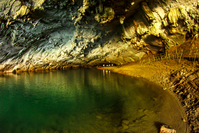 Tham Konglor Cave Laos Thakhek